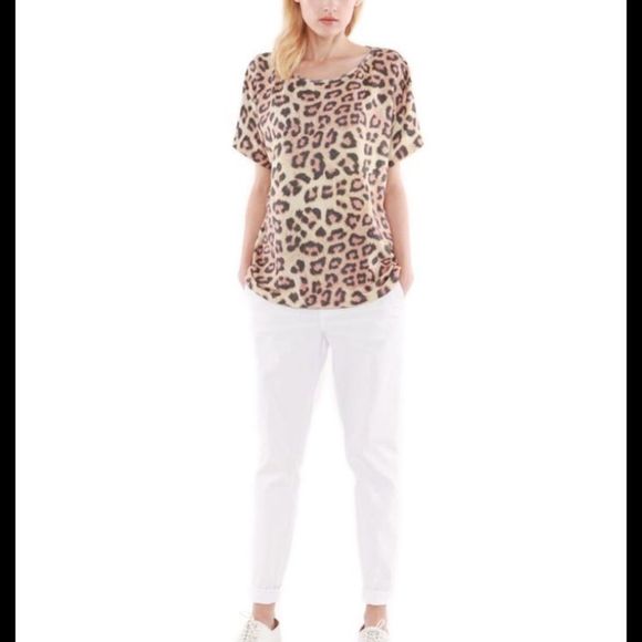 Hye Park & Lune Julian Relaxed Leopard Short Sleeve Super Soft Premium T-Shirt - Picture 7 of 16